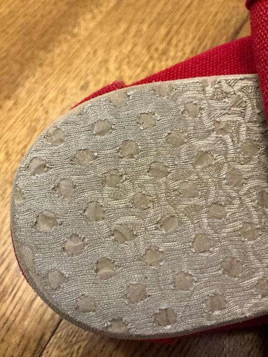 Woman’s Toms Alpargata red classic slip on shoe. Size 9.5. Canvas. Barely worn! - Picture 7 of 7